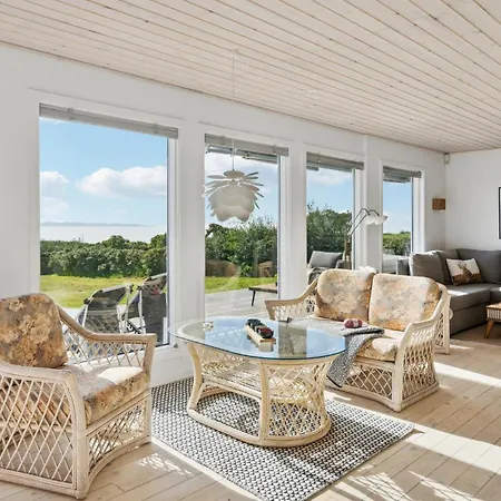 Awesome In With Kitchen Holiday home *