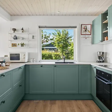 Awesome In With Kitchen Holiday home