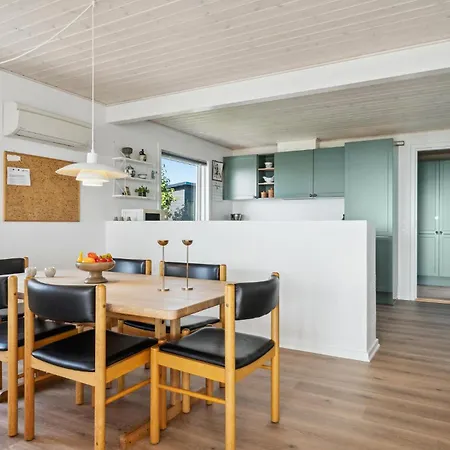 Awesome In With Kitchen אברופ